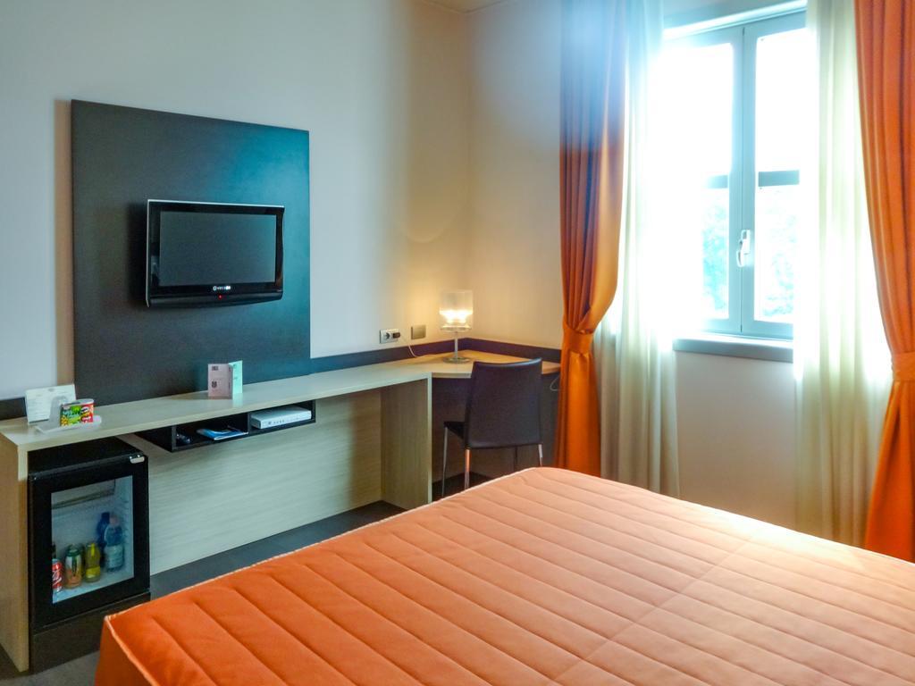 Hotel Mito Ossona Buitenkant foto
