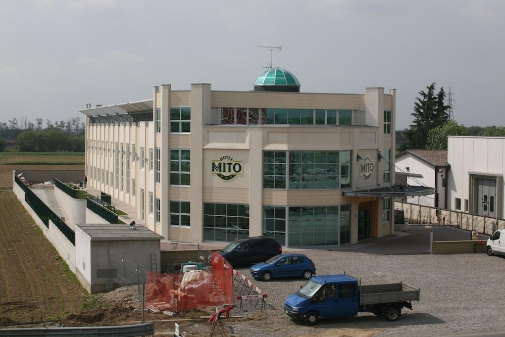 Hotel Mito Ossona Buitenkant foto